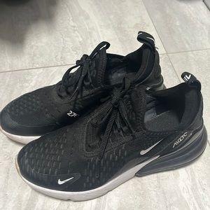Nike 270 good condition black size 4.5